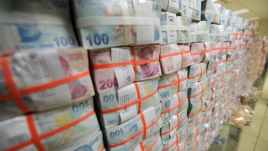 Οι ΗΠΑ «συνθλίβουν» την τουρκική οικονομία: Υποβαθμίστηκε το αξιόχρεο 20 τραπεζών – Απανωτά χτυπήματα από τους οίκους αξιολόγησης